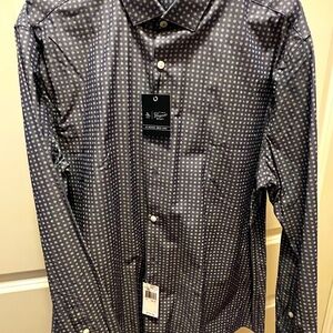 Penguin. Men’s dress shirt never worn.